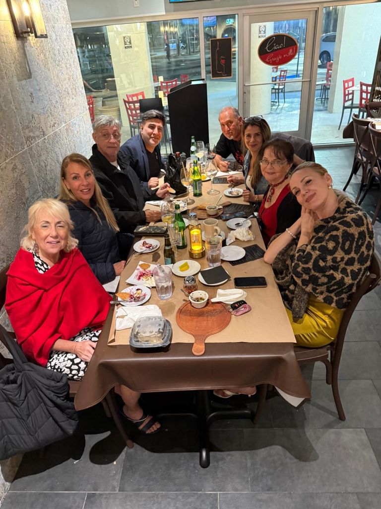 En la foto Anna Critchfield, Gy y Adri Lein, Claudio Villagra, Matha Adamczyk.